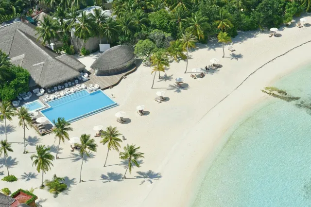 Bilder från hotellet Outrigger Maldives Maafushivaru Resort - nummer 1 av 22