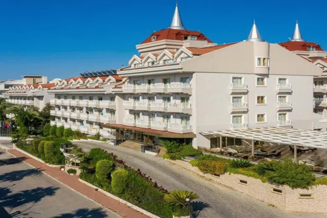 Bilder från hotellet Aydinbey Famous Resort - nummer 1 av 21