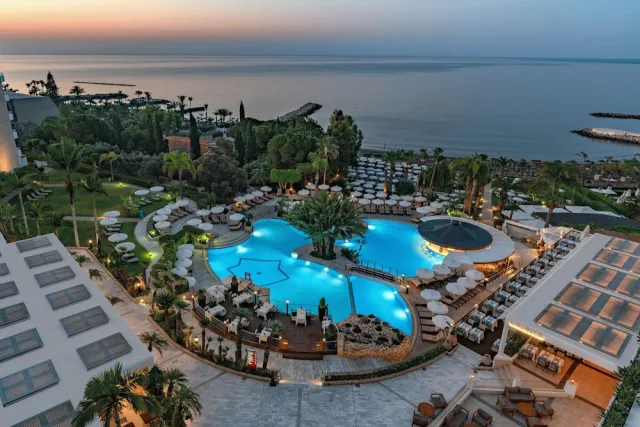 Bilder från hotellet Mediterranean Beach Hotel - nummer 1 av 100