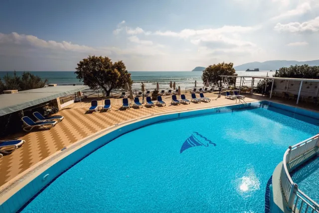 Bilder från hotellet Mediterranean Beach Resort - nummer 1 av 87