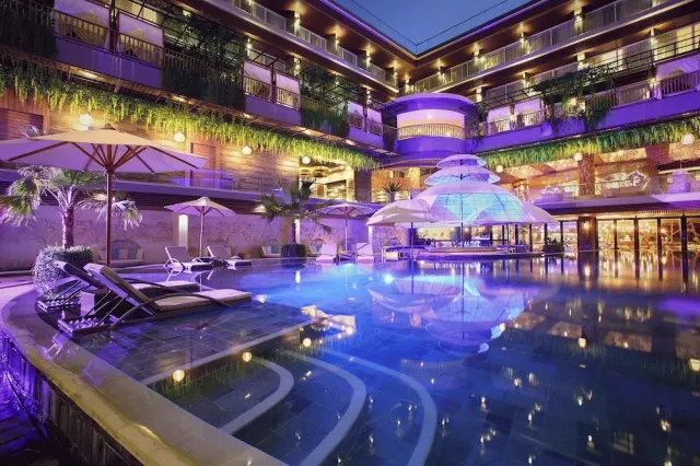 Bilder från hotellet The Crystal Luxury Bay Resort Nusa Dua - nummer 1 av 77