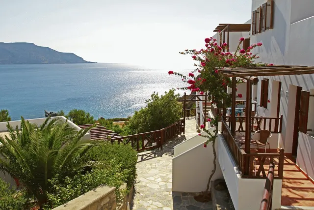 Bilder från hotellet Aegean Village Beachfront Resort - nummer 1 av 100