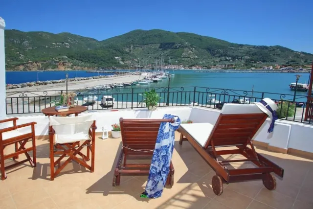 Bilder från hotellet Villa Yiannoula With Amazing sea View at Skopelos Old Port !!! - nummer 1 av 35