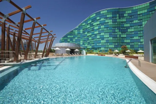 Bilder från hotellet Millennium Capital Centre Abu Dhabi - nummer 1 av 46