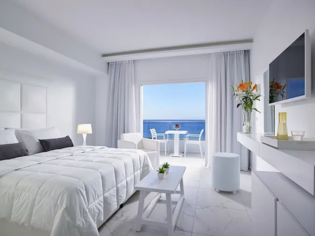 Bilder från hotellet Dimitra Beach Hotel & Suites - nummer 1 av 10