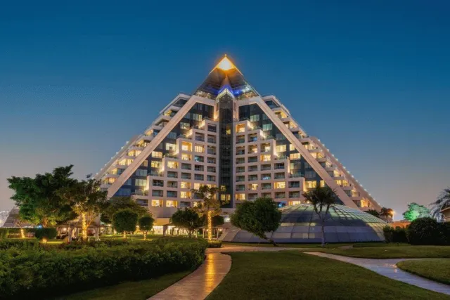 Bilder från hotellet Raffles Dubai Hotel - nummer 1 av 13