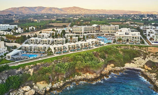 Bilder från hotellet Atlantica Mare Village Paphos - nummer 1 av 39