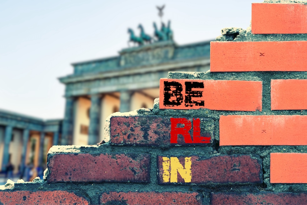 Berlin er en berusende blanding av vakre palass, fargerik og provoserende kunst, vibrerende kaféliv og en fortid vi helst vil glemme...