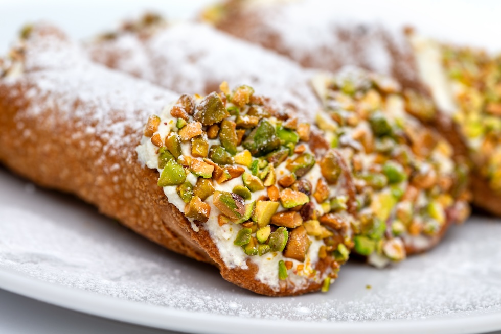 Cannoli spises ofte som dessert, men det hender også at man nyter den til frokost sammen med cappucino.