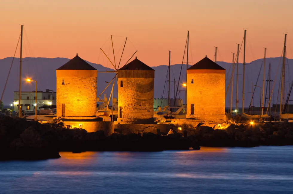 Rhodos stad är en spännande blandning av gammalt och nytt