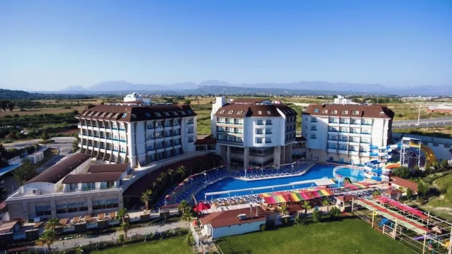 Bilder från hotellet Ramada Resort By Wyndham Side - nummer 1 av 30