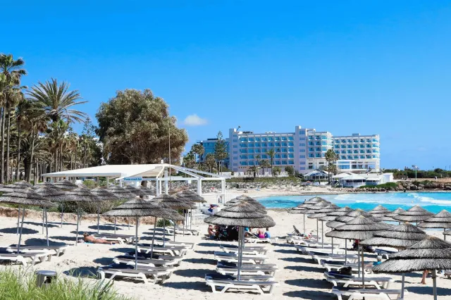 Bilder från hotellet Nissiblu Beach Resort - nummer 1 av 30