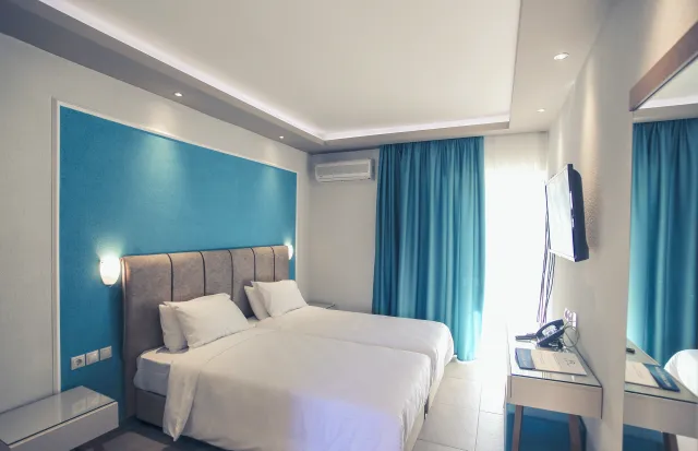 Bilder från hotellet Royal Hotel and Suites - nummer 1 av 10