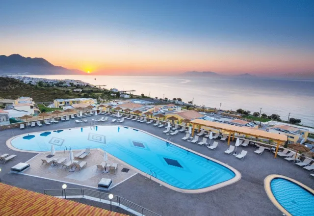 Bilder från hotellet Grand Blue Beach Hotel - nummer 1 av 11