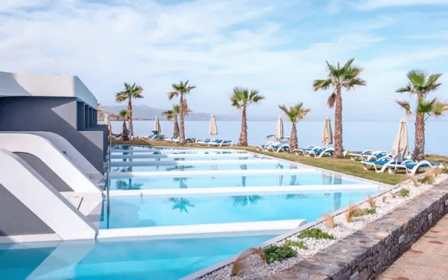 Bilder från hotellet Arina Beach Resort - nummer 1 av 35