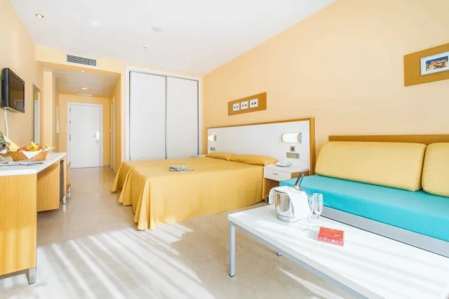Bilder från hotellet Hotel Mediterraneo - nummer 1 av 10