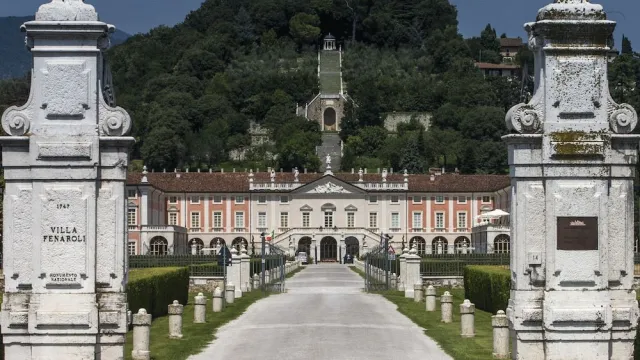 Bilder från hotellet Villa Fenaroli Palace - nummer 1 av 10