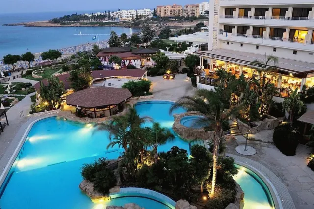 Bilder från hotellet Capo Bay Hotel - nummer 1 av 10