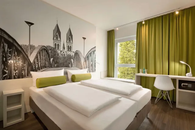 Bilder från hotellet Super 8 Freiburg - nummer 1 av 100