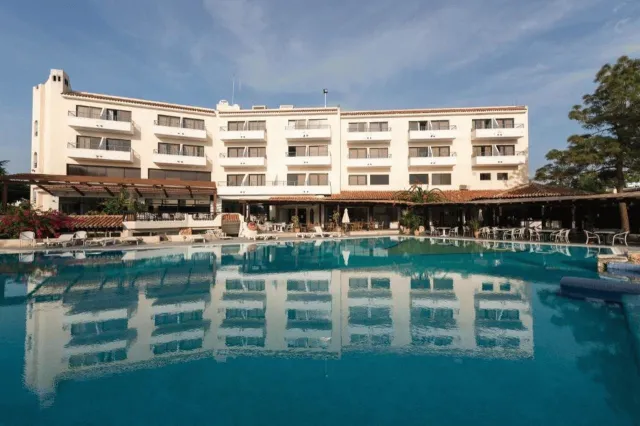 Bilder från hotellet Paphos Gardens Holiday Resort - nummer 1 av 23