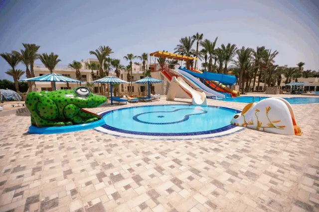 Bilder från hotellet Empire Beach Aqua Park - nummer 1 av 19