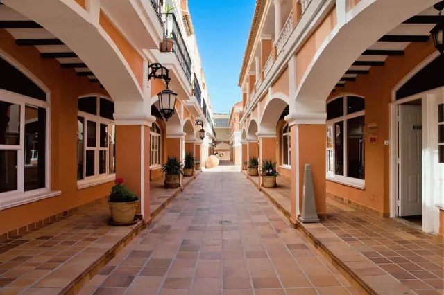 Bilder från hotellet Lloyds Beach Club - nummer 1 av 10