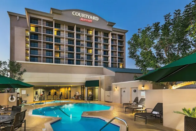 Bilder från hotellet Courtyard by Marriott Los Angeles Pasadena/Monrovia - nummer 1 av 26