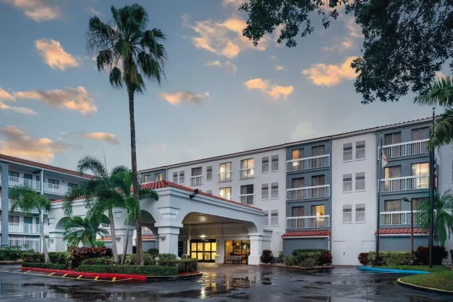 Bilder från hotellet Holiday Inn & Suites Boca Raton - North, an IHG Hotel - nummer 1 av 35