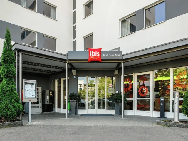 Bilder från hotellet ibis Zurich Messe-Airport - nummer 1 av 30