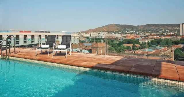 Bilder från hotellet NH Barcelona Stadium - nummer 1 av 49