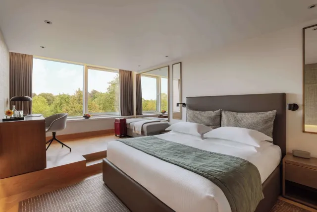 Bilder från hotellet Royal Garden Hotel - nummer 1 av 86