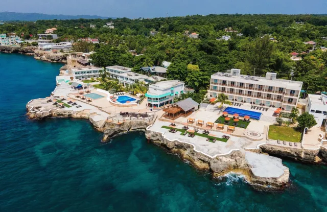 Bilder från hotellet Samsara Cliff Resort - nummer 1 av 72