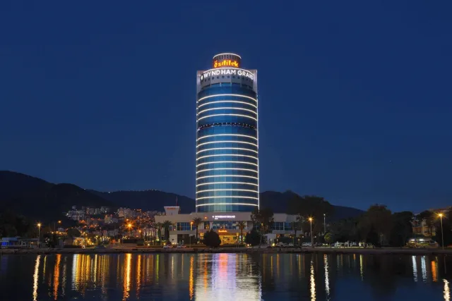 Bilder från hotellet Wyndham Grand Izmir Ozdilek Thermal & Spa - nummer 1 av 100