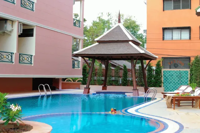Bilder från hotellet Golden Villa - nummer 1 av 47