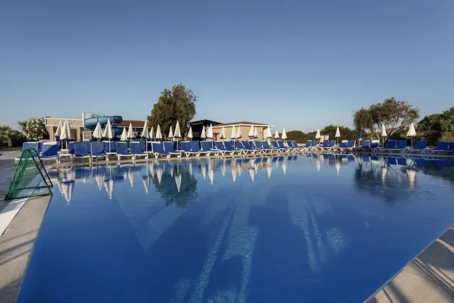 Bilder från hotellet Larissa Holiday Beach Club - - nummer 1 av 43