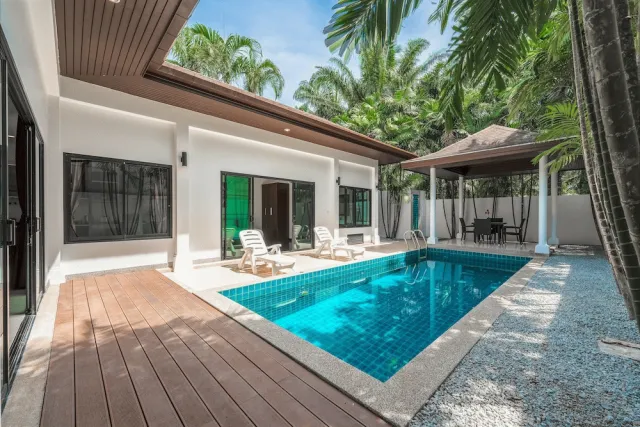 Bilder från hotellet Balinese Style 2BR Pool Villa Faye Rawai - nummer 1 av 21