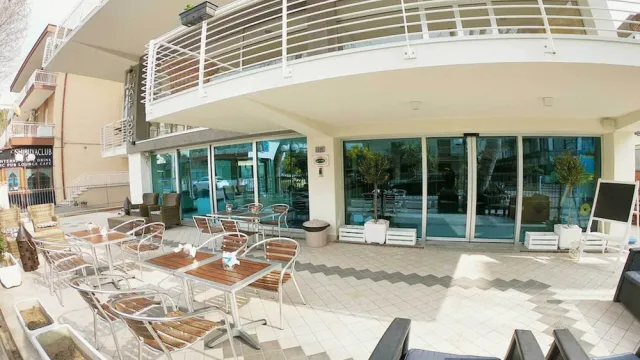 Bilder från hotellet hotel half moon restaurant - nummer 1 av 10