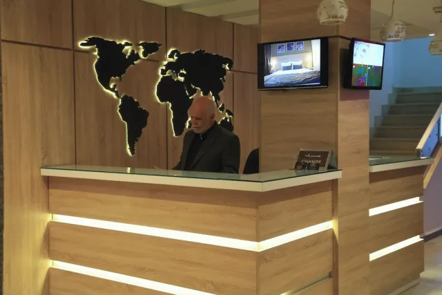 Bilder från hotellet MONDIAL HOTEL - nummer 1 av 8