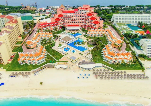 Bilder från hotellet Family 3 Bedroom Ocean Villa By Wyndham Grand Cancun - nummer 1 av 49