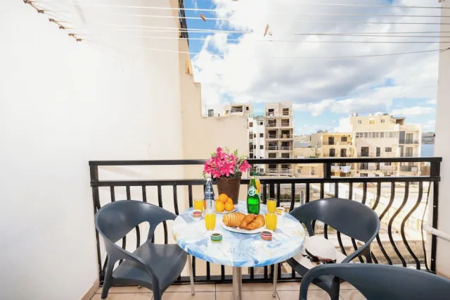 Bilder från hotellet Seashells Self Catering Apartment by Getaways Malta - nummer 1 av 46