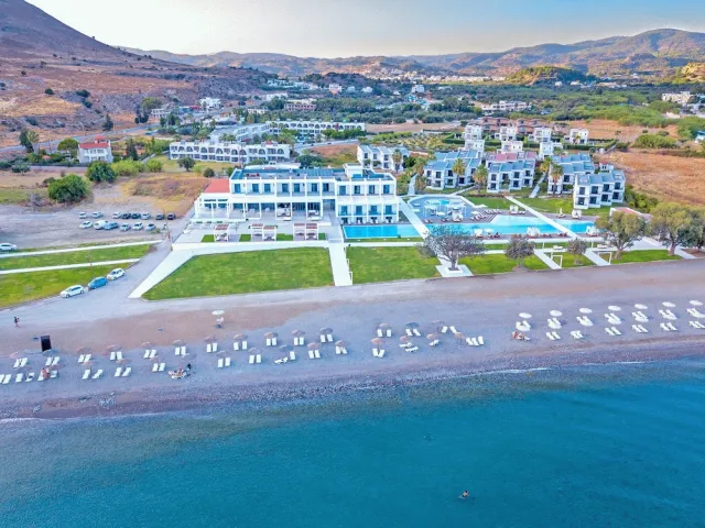 Bilder från hotellet Kamari Beach Hotel - - nummer 1 av 100