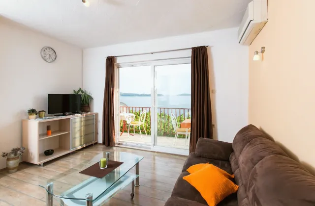 Bilder från hotellet Guest House Fontana - nummer 1 av 100