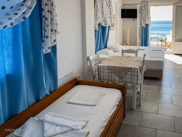 Bilder från hotellet Agnadi Syros Beachfront Studios & Rooms - nummer 1 av 26