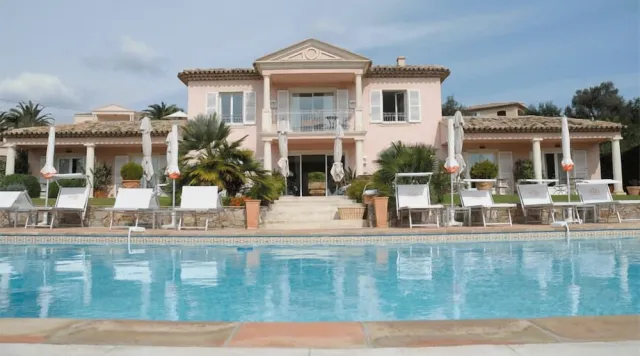 Bilder från hotellet Hôtel Villa Les Rosiers - nummer 1 av 35