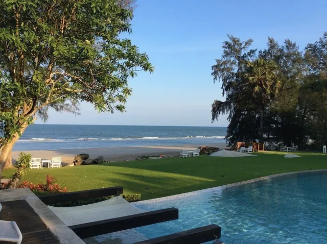 Bilder från hotellet Away Baan Nub Kluen Beachfront at HuaHin - nummer 1 av 30
