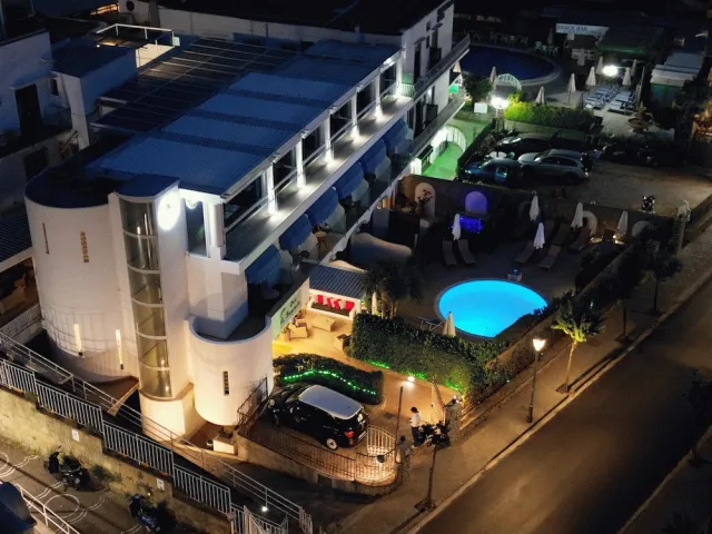 Bilder från hotellet Capri Bougainville - nummer 1 av 95