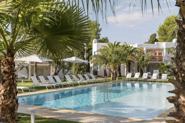 Bilder från hotellet Cala Llenya Resort Ibiza - nummer 1 av 78
