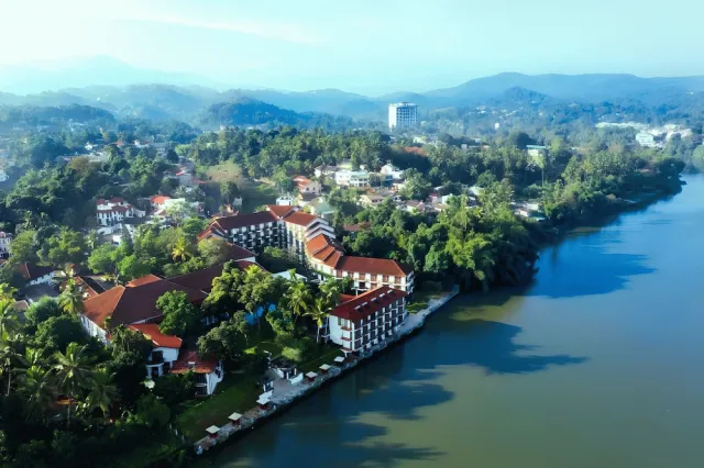 Bilder från hotellet Mahaweli Reach Hotel - nummer 1 av 84