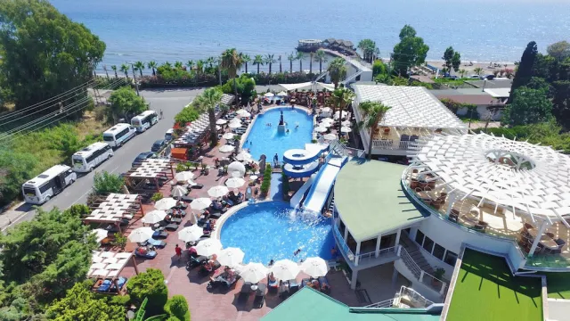 Bilder från hotellet Golden Beach Resort & SPA - nummer 1 av 80