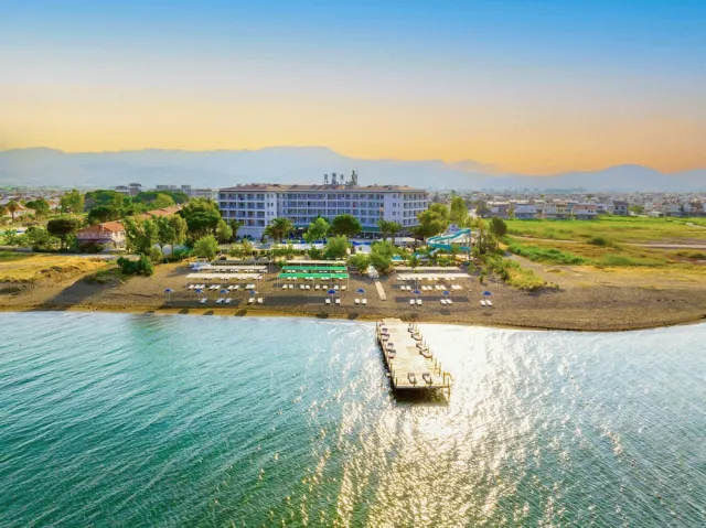 Bilder från hotellet Le Monde Beach Resort & Spa - nummer 1 av 26